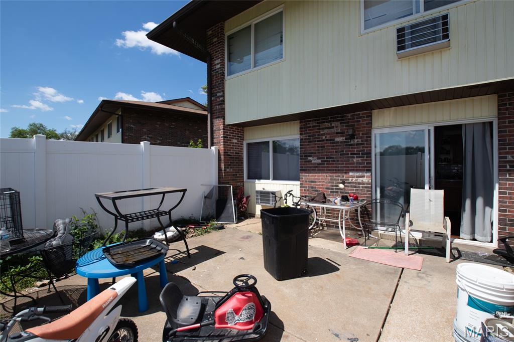 Hazelwood, Missouri 63042, United States, ,2 BathroomsBathrooms,Residential,Pending,167873