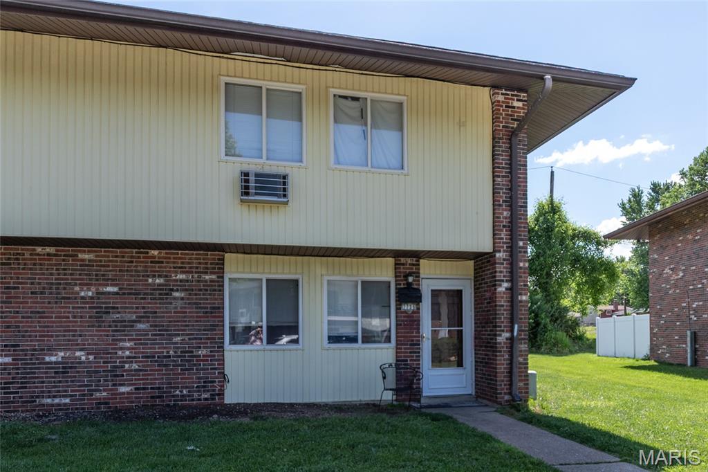 Hazelwood, Missouri 63042, United States, ,2 BathroomsBathrooms,Residential,Pending,167873