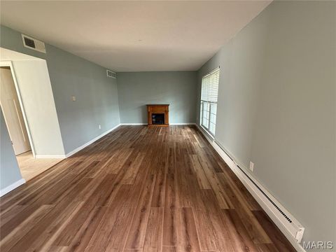 Tiny photo for 846 Dumont Place, St Louis, MO 63125 (MLS # 26031160)