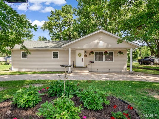 925 W GREEN ST, MASCOUTAH, IL 62258 - Image 2bfccca8aff2cabcc58df6771c2a6f7e/2224682801