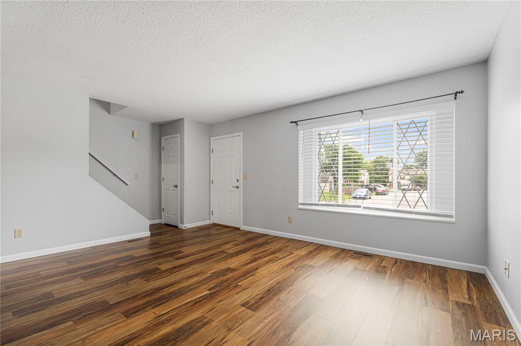 St Charles, Missouri 63303, United States, 2 Bedrooms Bedrooms, ,3 BathroomsBathrooms,Residential,Active,161571