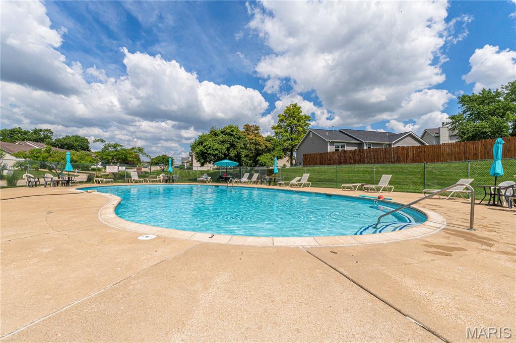 St Charles, Missouri 63303, United States, 2 Bedrooms Bedrooms, ,3 BathroomsBathrooms,Residential,Active,161571