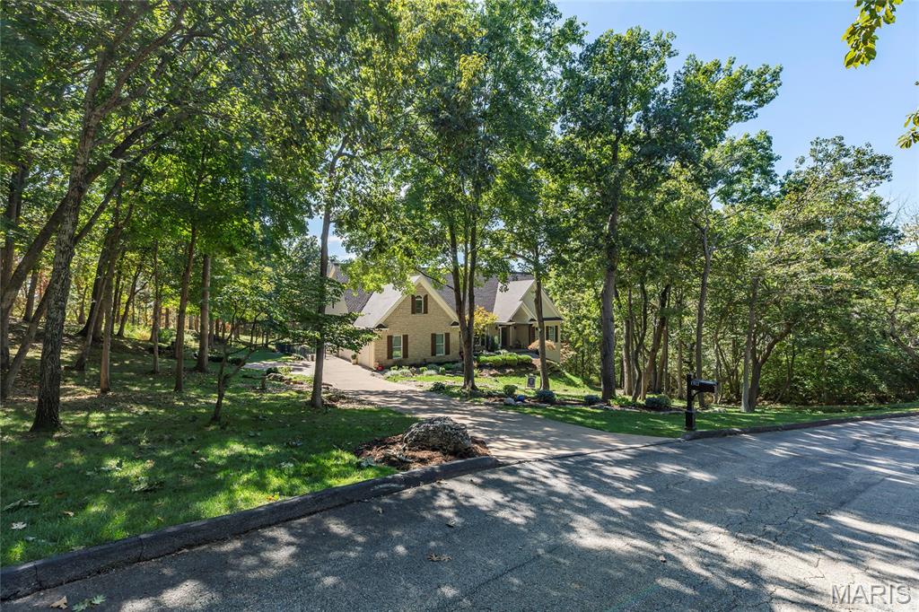 1512 Saint James Place Court