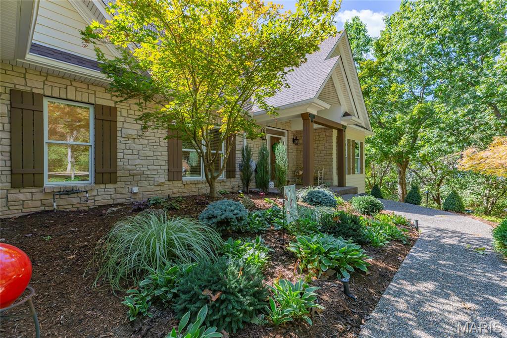 1512 Saint James Place Court