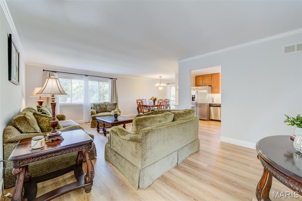 307 Twistedoak Court
