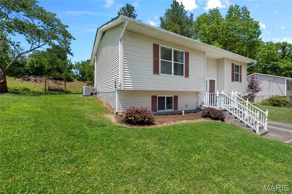 Photo of 1147 Hannah Street, Jackson, MO 63755 (MLS # 26029376)