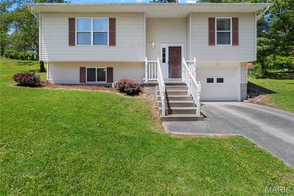 Photo of 1147 Hannah Street, Jackson, MO 63755 (MLS # 26029376)