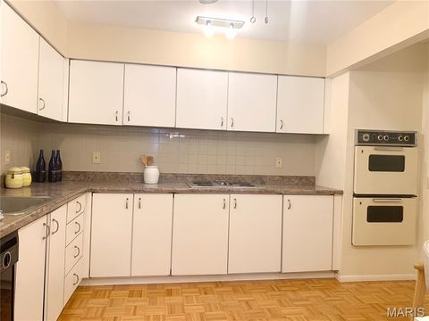 Tiny photo for 514 Coeur De Royale Drive #404, Creve Coeur, MO 63141 (MLS # 26019156)