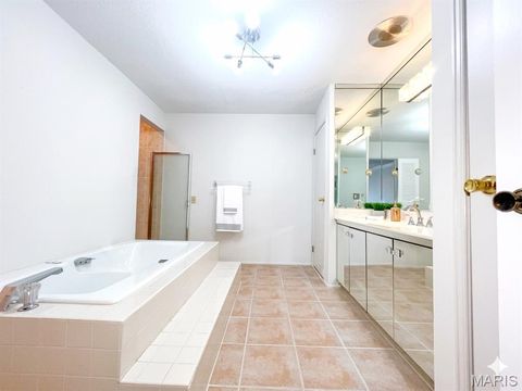 Tiny photo for 514 Coeur De Royale Drive #404, Creve Coeur, MO 63141 (MLS # 26019156)