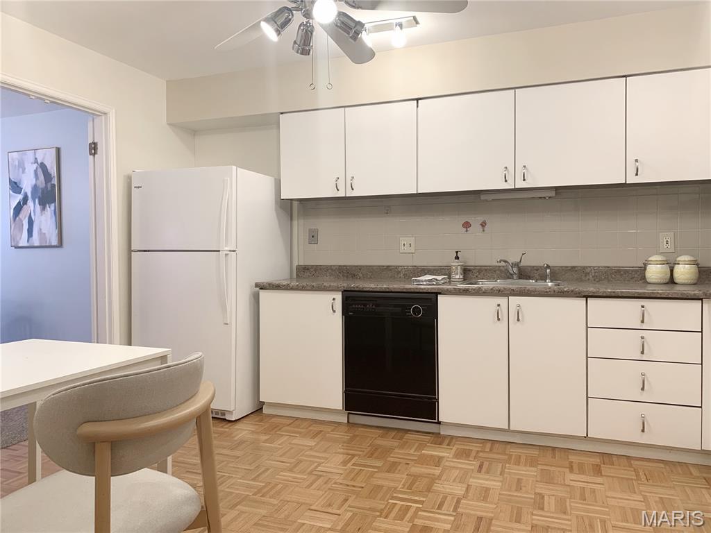 Coeur De Royale Condo - Residential