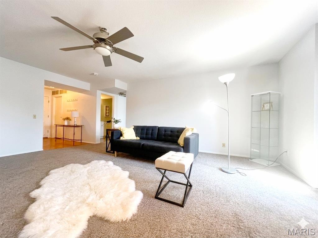 Coeur De Royale Condo - Residential