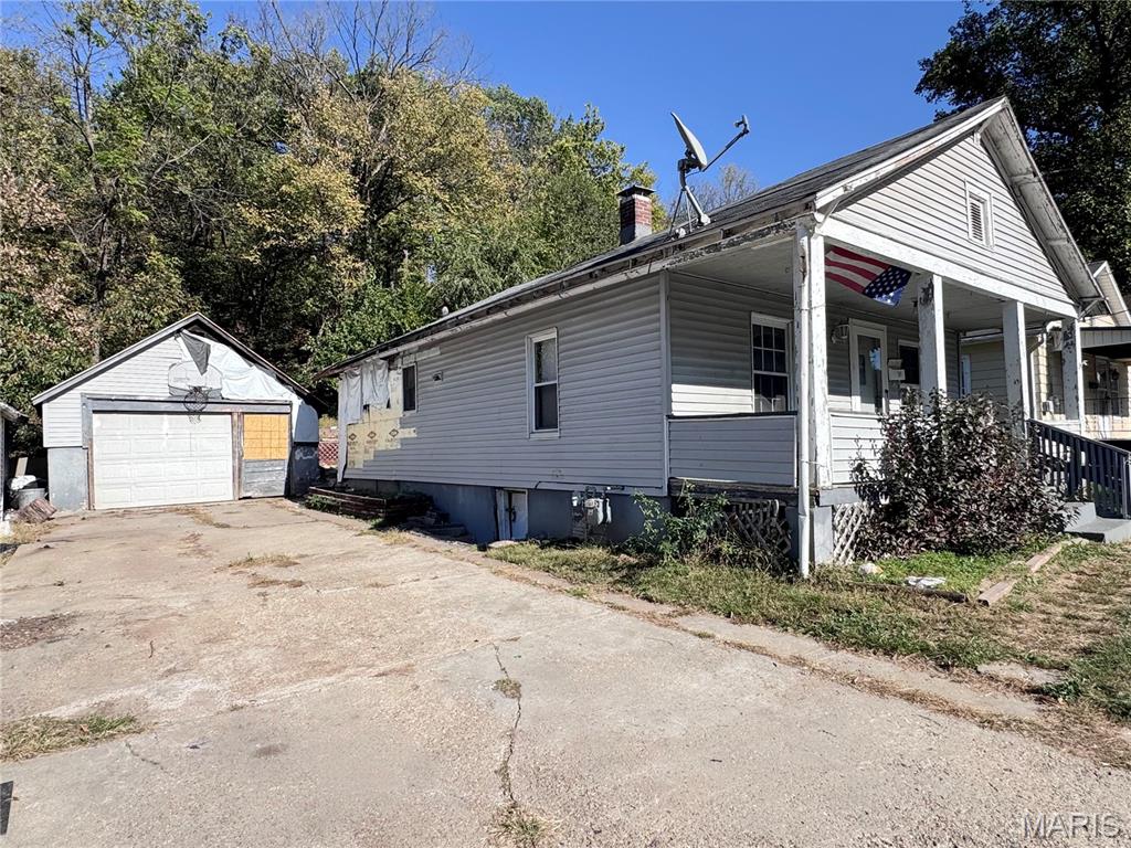 Photo of 1620 Fulton Avenue, Hannibal, MO 63401 (MLS # 26067723)