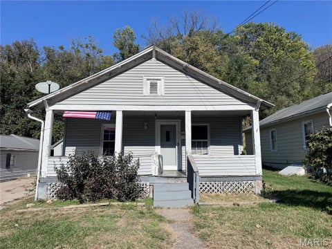 Photo of 1620 Fulton Avenue, Hannibal, MO 63401 (MLS # 26067723)