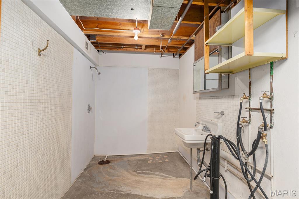 St Louis, Missouri 63125, United States, 3 Bedrooms Bedrooms, ,2 BathroomsBathrooms,Residential,Coming Soon,221829