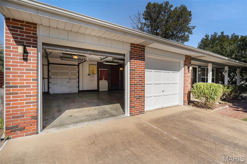 St Louis, Missouri 63125, United States, 3 Bedrooms Bedrooms, ,2 BathroomsBathrooms,Residential,Coming Soon,221829