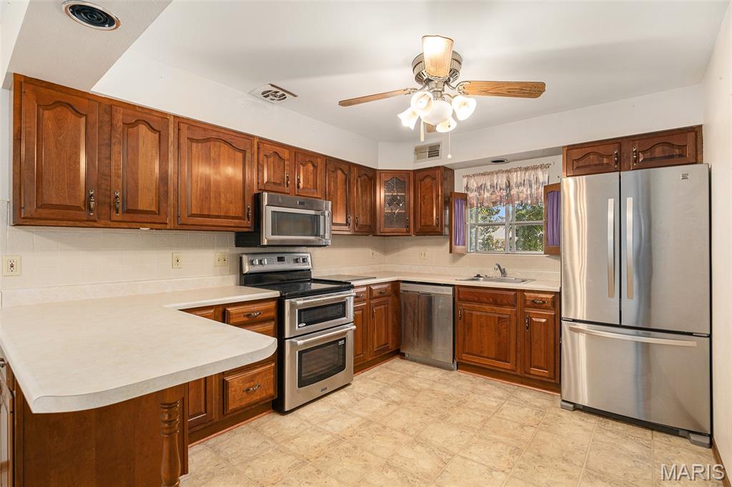 St Louis, Missouri 63125, United States, 3 Bedrooms Bedrooms, ,2 BathroomsBathrooms,Residential,Coming Soon,221829