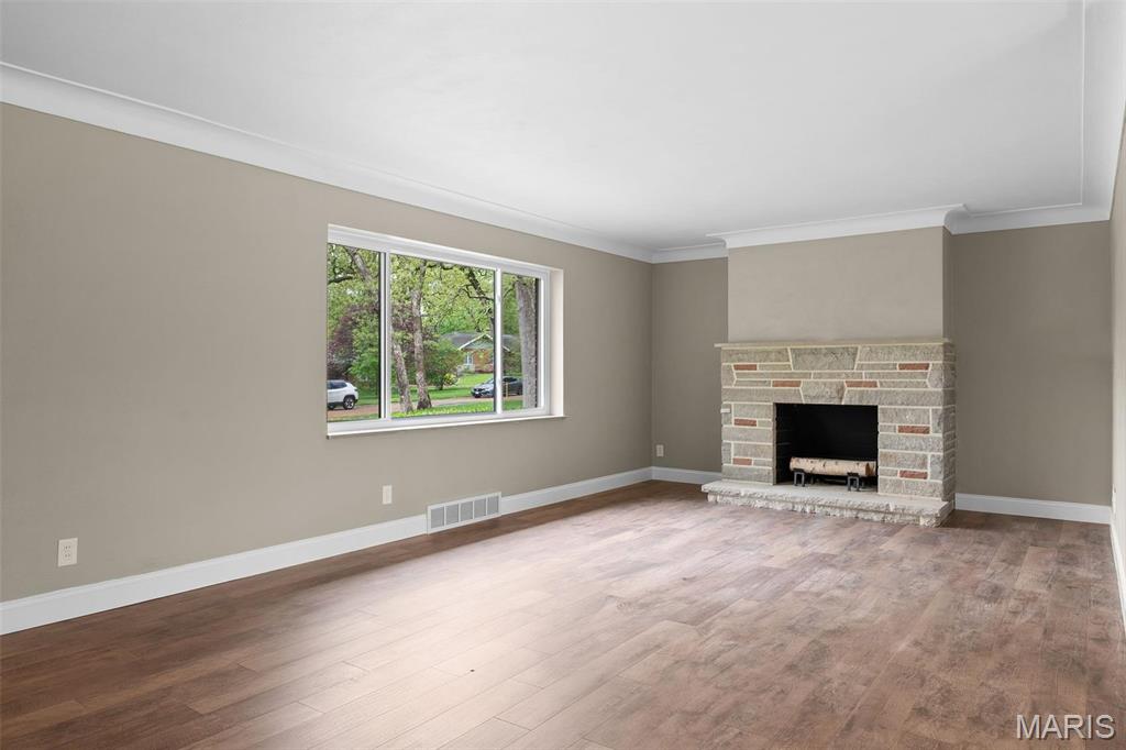 St Louis, Missouri 63123, United States, 2 Bedrooms Bedrooms, ,1 BathroomBathrooms,Residential,Pending,124635