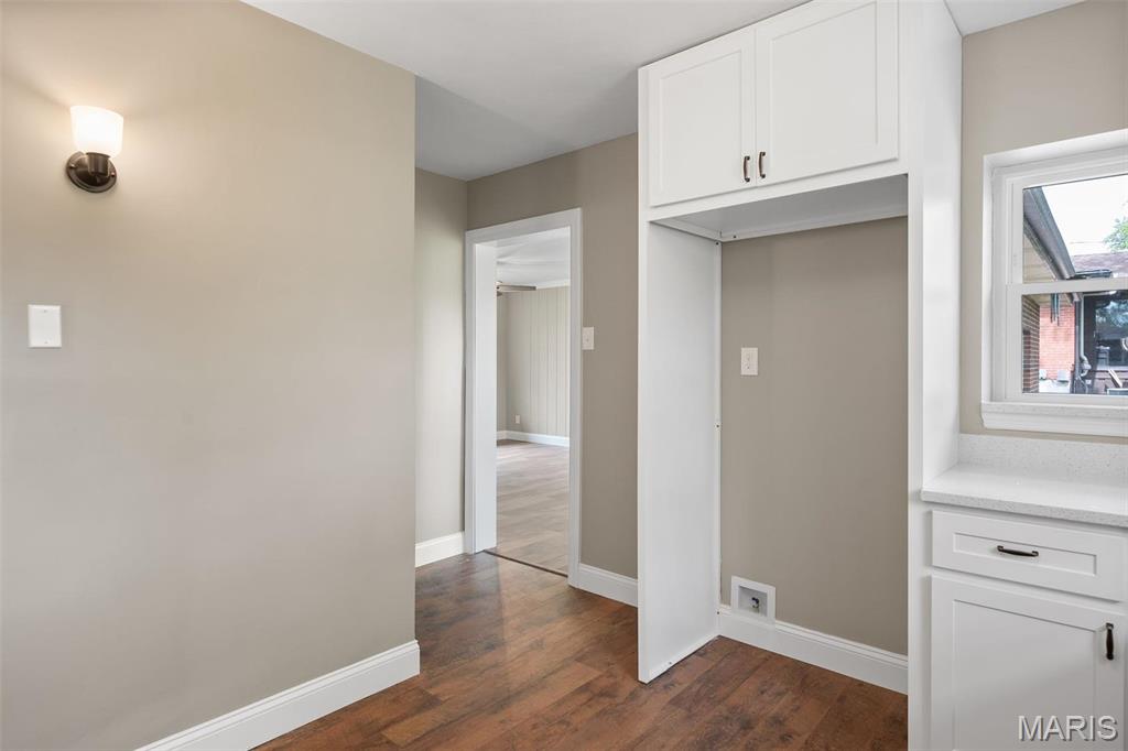 St Louis, Missouri 63123, United States, 2 Bedrooms Bedrooms, ,1 BathroomBathrooms,Residential,Pending,124635