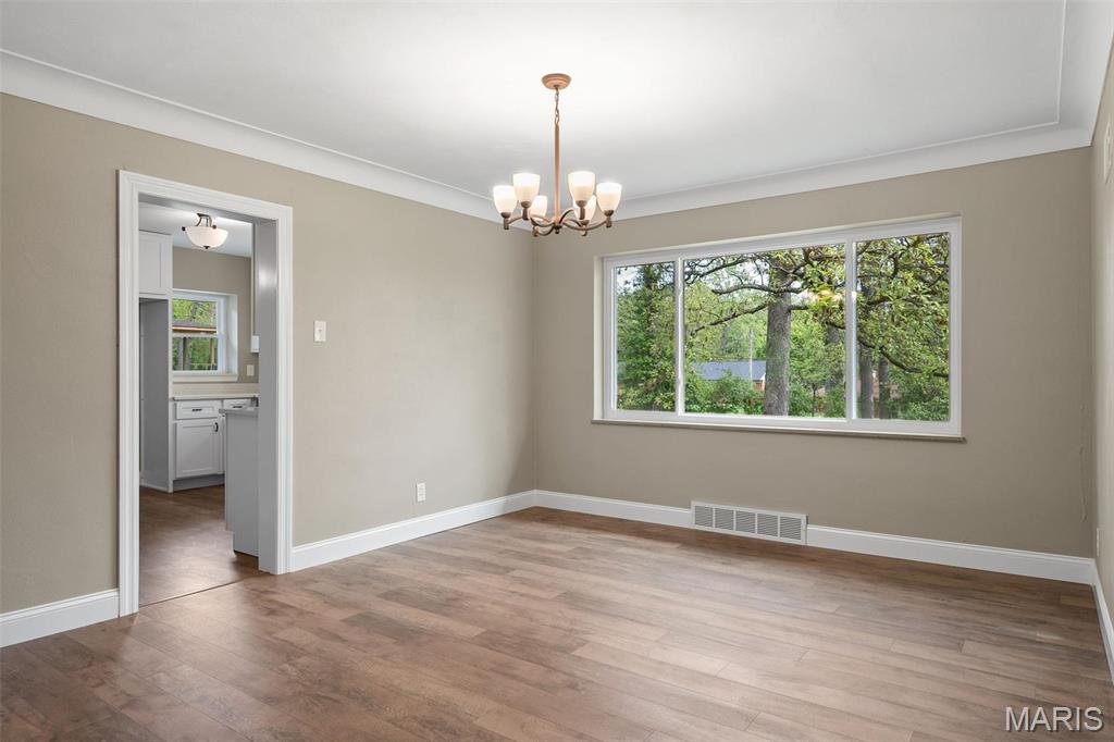 St Louis, Missouri 63123, United States, 2 Bedrooms Bedrooms, ,1 BathroomBathrooms,Residential,Pending,124635