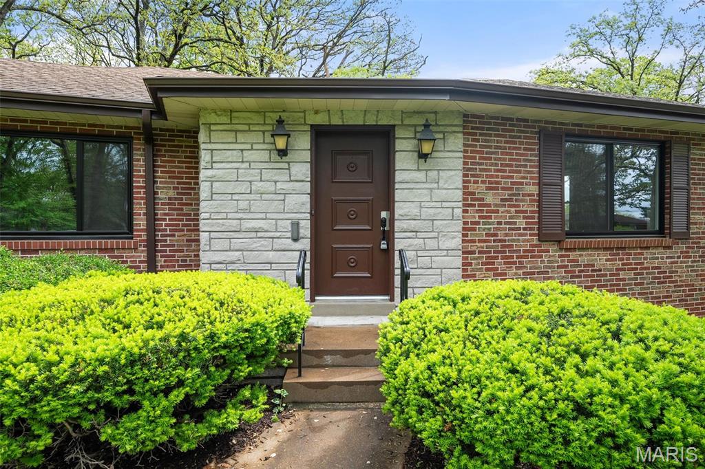 St Louis, Missouri 63123, United States, 2 Bedrooms Bedrooms, ,1 BathroomBathrooms,Residential,Pending,124635