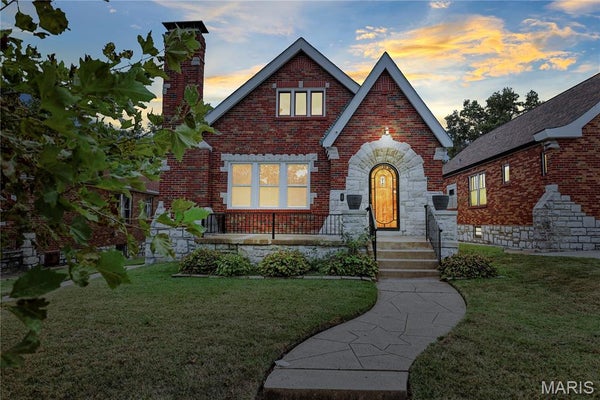 1620 GRAPE AVE, SAINT LOUIS, MO 63147 - Image 2c4d0945e8854f1c64a1b1164cdbbb21/557527180