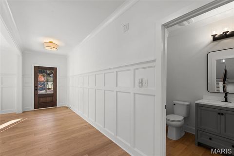 Tiny photo for 112 Oakwood Avenue, Webster Groves, MO 63119 (MLS # 26012716)