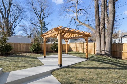 Tiny photo for 112 Oakwood Avenue, Webster Groves, MO 63119 (MLS # 26012716)