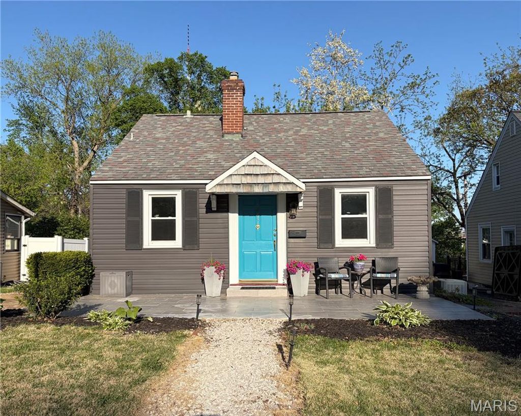 Photo of 2642 Salem Road, Brentwood, MO 63144 (MLS # 26023733)