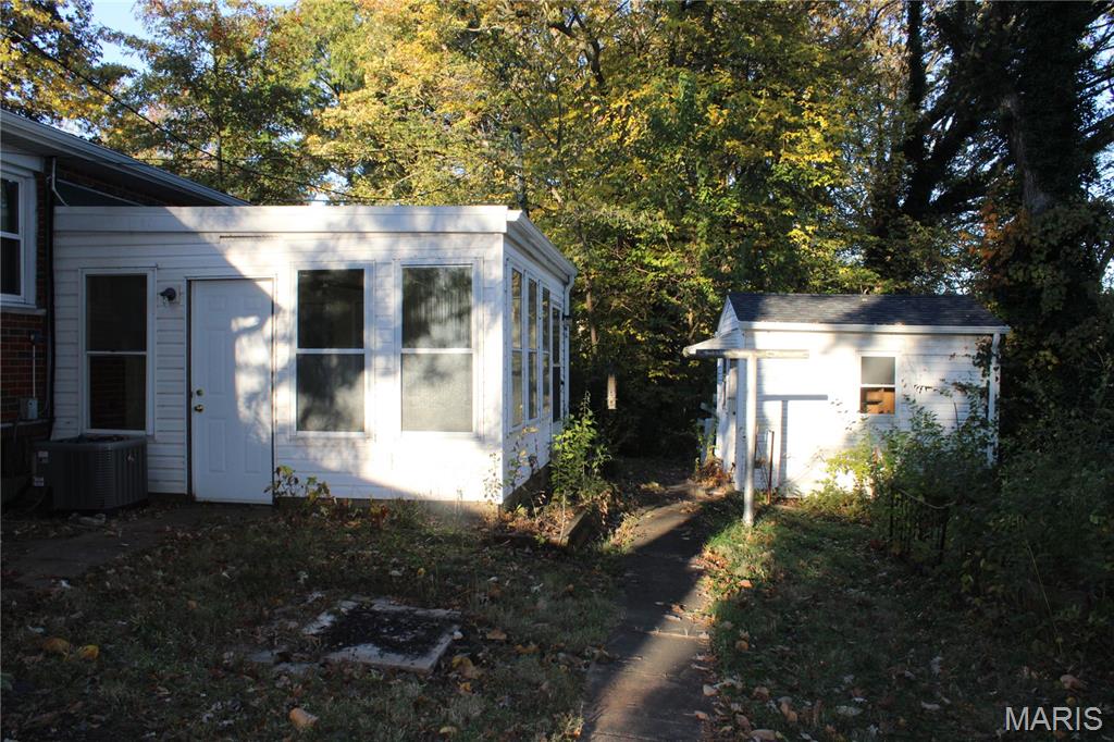 2115 Hill Crest Drive