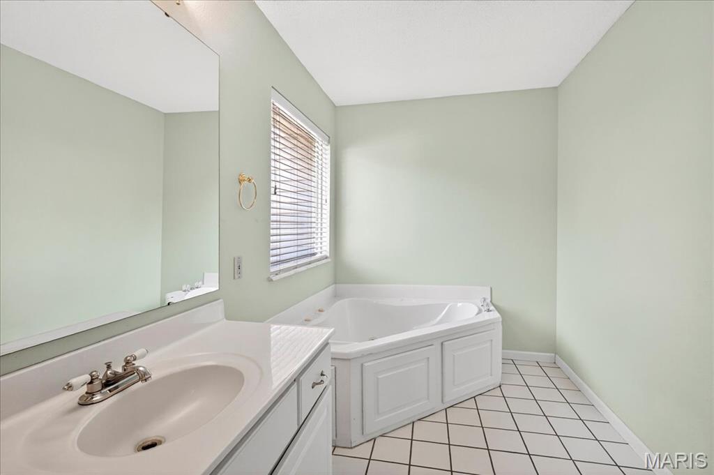 Arnold, Missouri 63010, United States, 4 Bedrooms Bedrooms, ,4 BathroomsBathrooms,Residential,Pending,201043