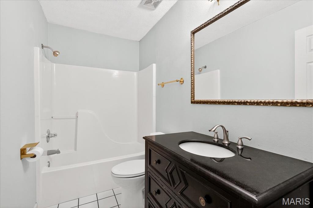 Arnold, Missouri 63010, United States, 4 Bedrooms Bedrooms, ,4 BathroomsBathrooms,Residential,Pending,201043