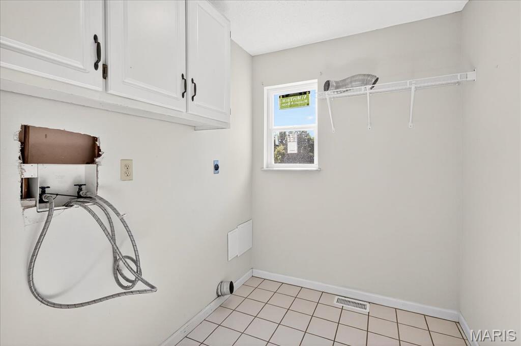 Arnold, Missouri 63010, United States, 4 Bedrooms Bedrooms, ,4 BathroomsBathrooms,Residential,Pending,201043