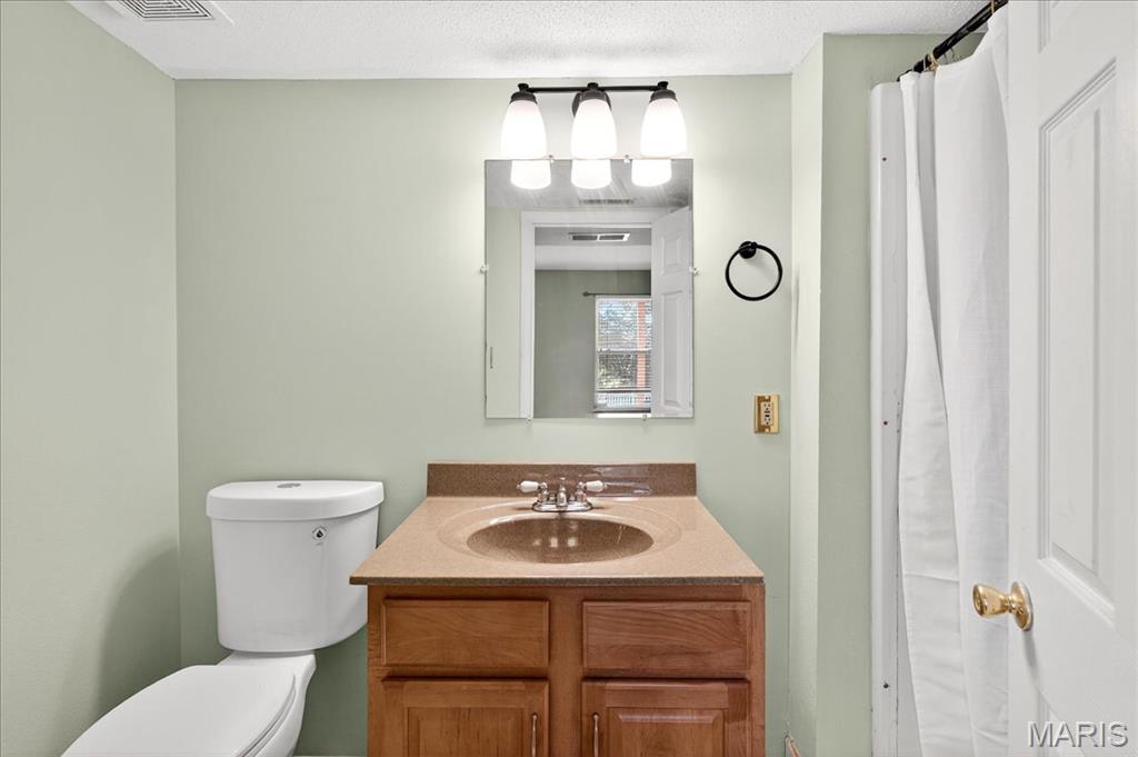 Arnold, Missouri 63010, United States, 4 Bedrooms Bedrooms, ,4 BathroomsBathrooms,Residential,Pending,201043