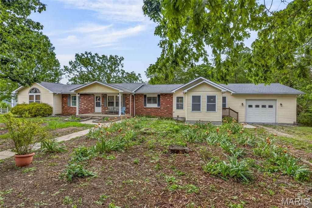 Photo of 11697 John Emling Road, Bismarck, MO 63624 (MLS # 26026149)