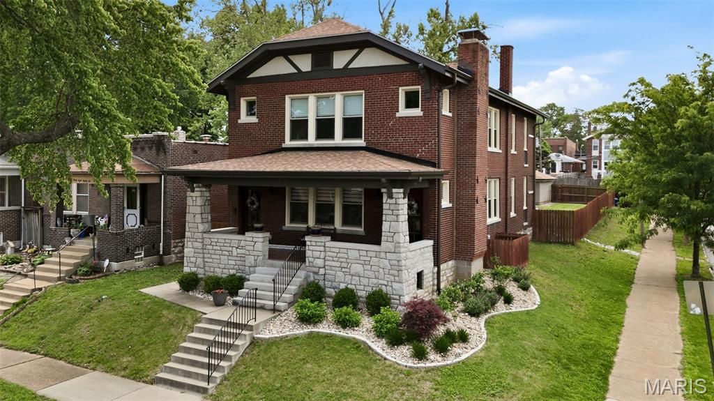 Photo of 3890 McDonald Avenue, St Louis, MO 63116 (MLS # 26026169)