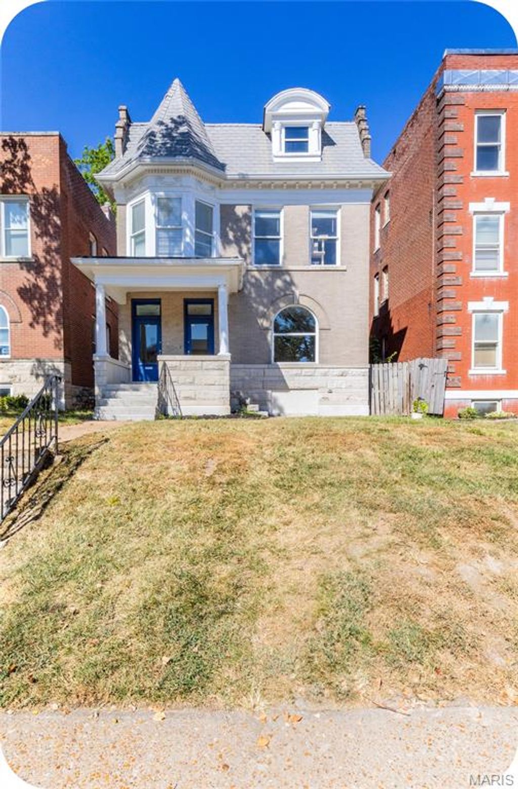Photo of 4341 Maryland Avenue, St Louis, MO 63108 (MLS # 25073084)