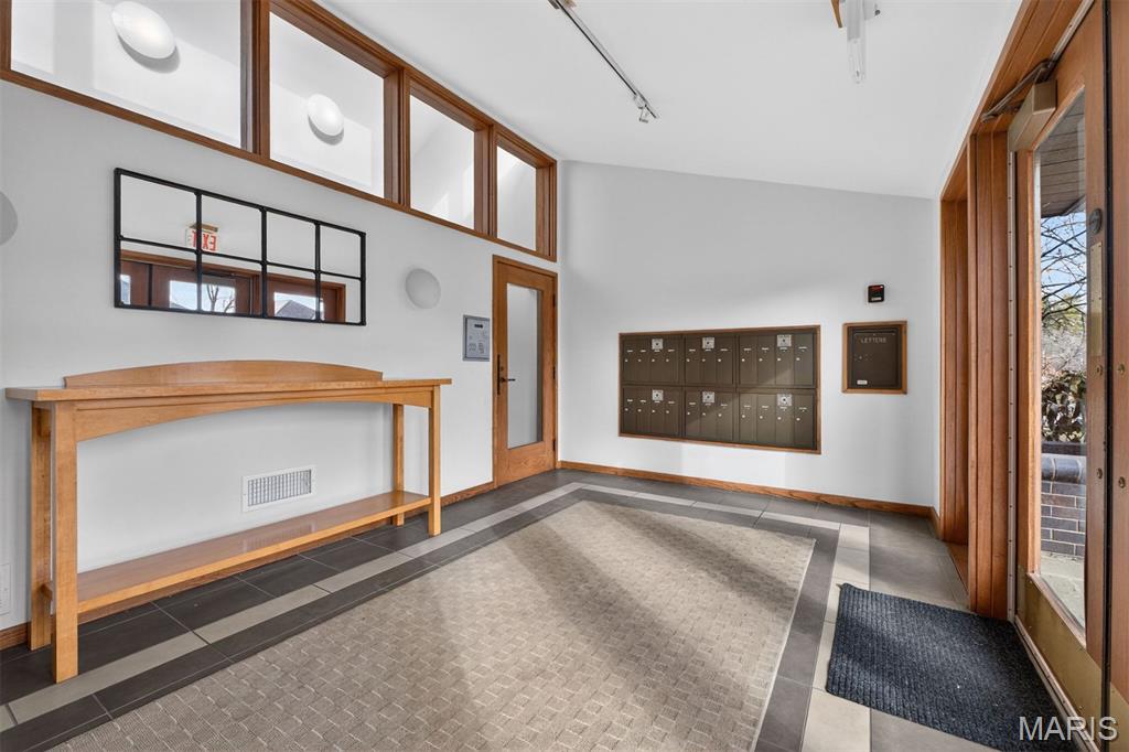 155 N Hanley Road 302