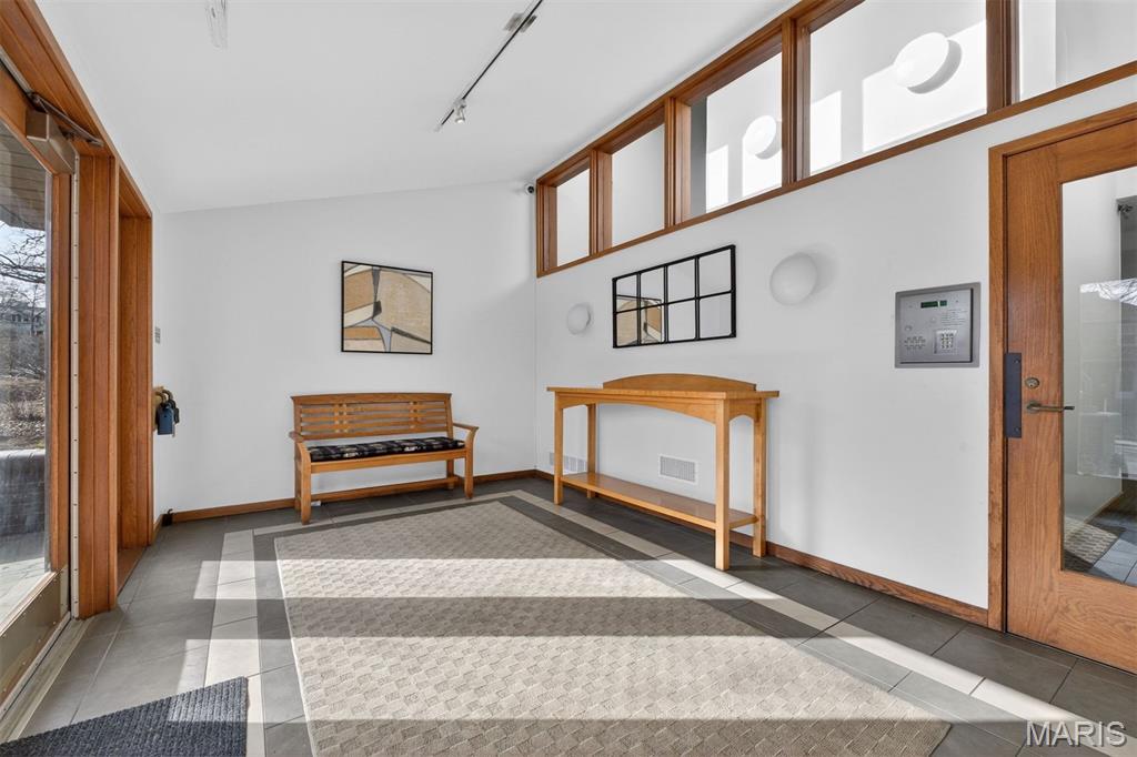 155 N Hanley Road 302