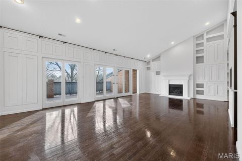 155 N Hanley Road 302 University City MO 63105