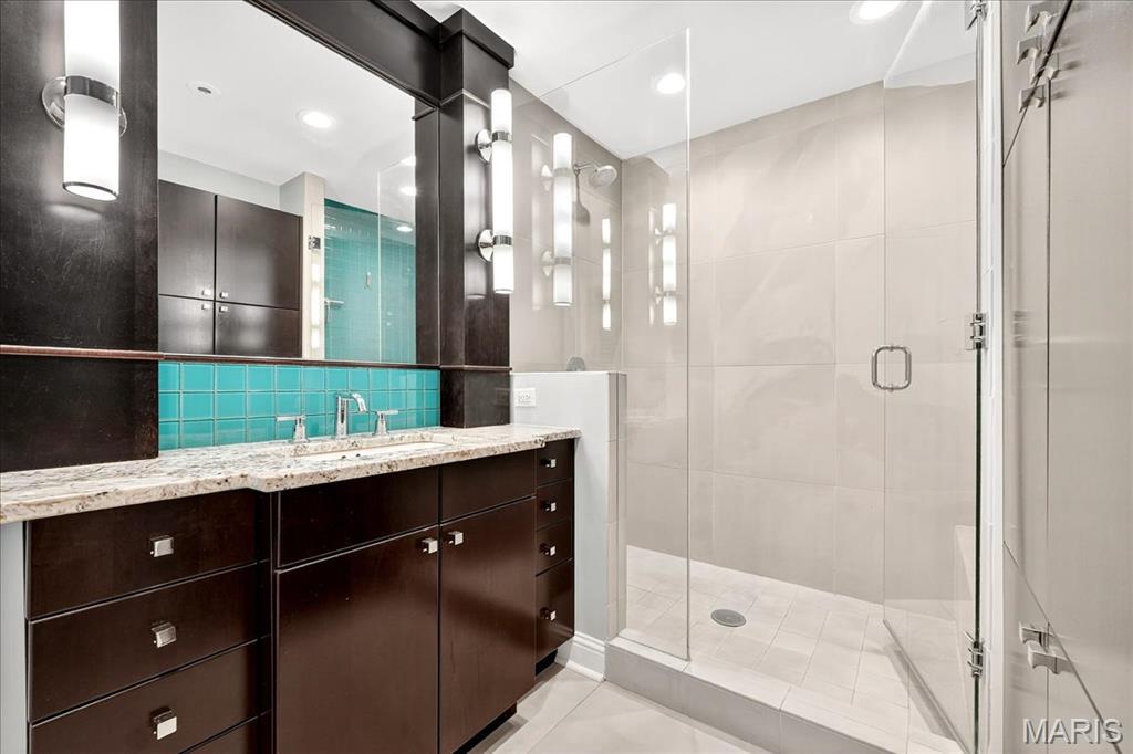 Cromridge Condo - Residential