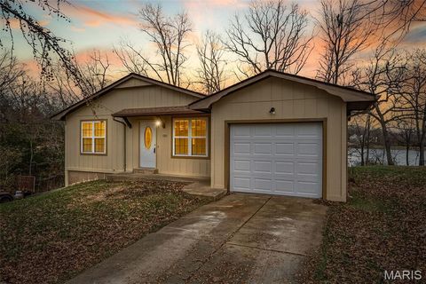 Photo of 1580 Rue Calais, Bonne Terre, MO 63628 (MLS # 25079397)