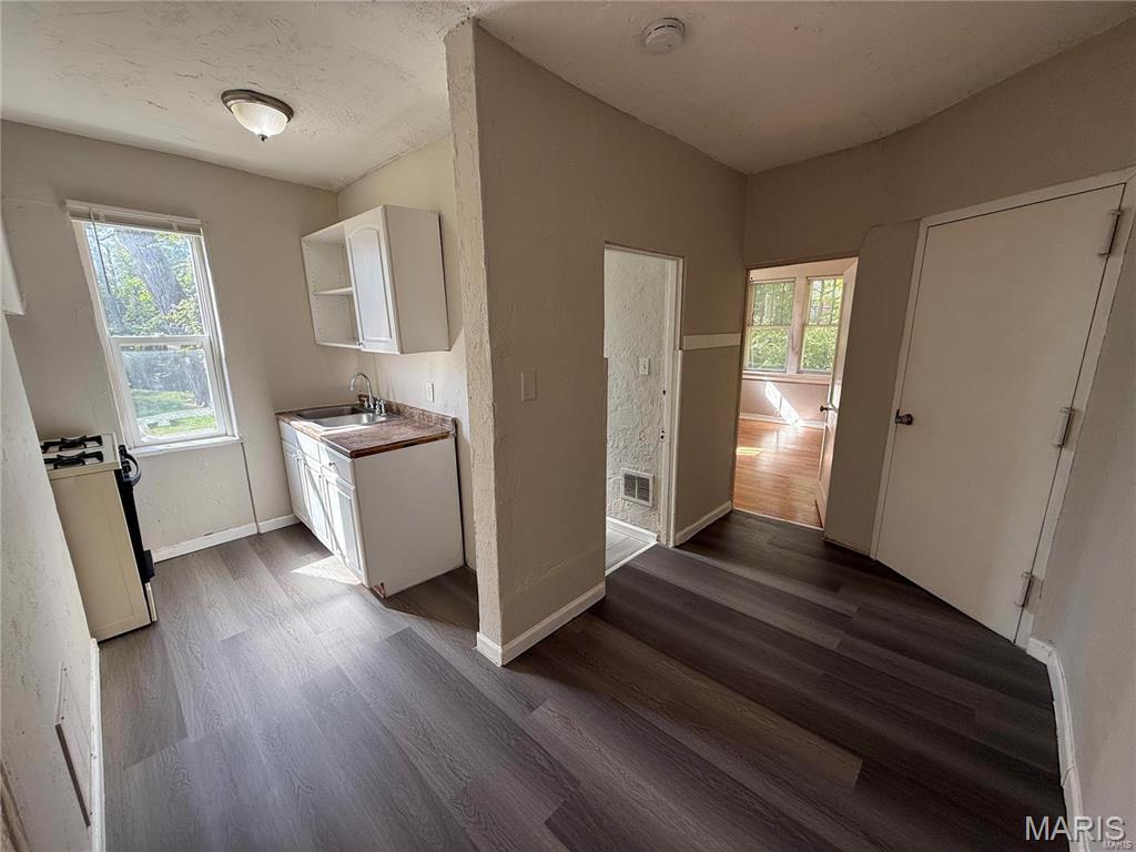 St Louis, Missouri 63130, United States, 1 Bedroom Bedrooms, ,1 BathroomBathrooms,Residential,Active,150049