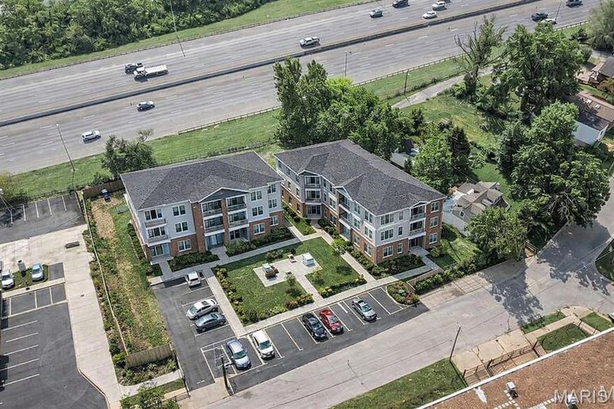 **  WOW-- SELLER IS ASKING FOR ALL OFFERS **  Interstate Frontage Building Lot-- Amazing city lot with views of the Mississippi River and the downtown skyline.  This almost 3/4 acre lot (0.698 acres +/-) is ready for your build.  Currently zoned residential.  This a beautiful building lot with quick access to I-55 and anywhere downtown.  Could be an excellent multi-family development.  Make offer.  Seller is willing to entertain Owner Financing, Lease Purchase and creative offers.