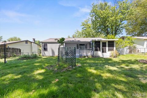 Tiny photo for 738 Village Wood Court, Ballwin, MO 63021 (MLS # 26027127)