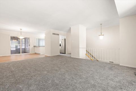 Tiny photo for 738 Village Wood Court, Ballwin, MO 63021 (MLS # 26027127)