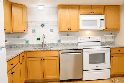 Tiny photo for 916 Claytonbrook Drive #1, Ballwin, MO 63011 (MLS # 26067821)