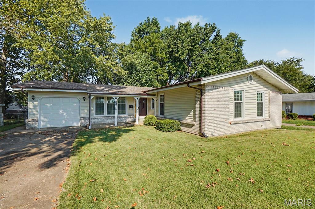 Photo of 2025 Derhake Road, Florissant, MO 63033 (MLS # 26057536)