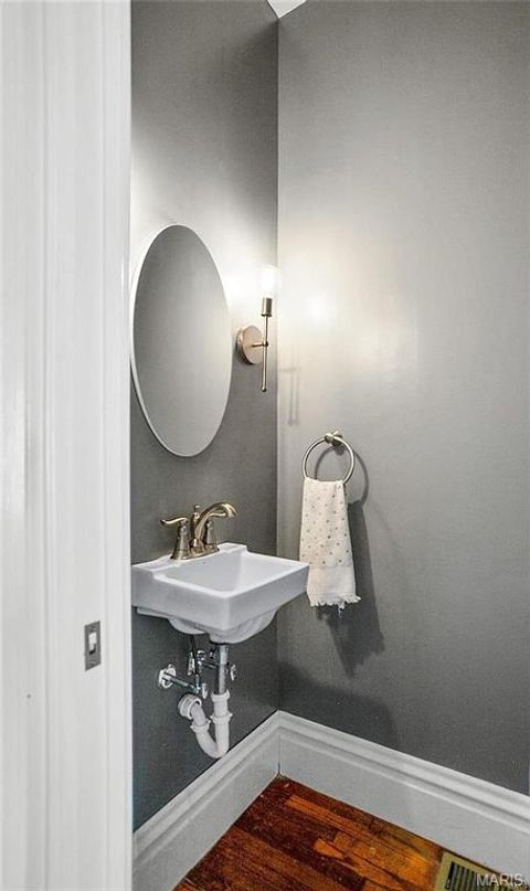 Tiny photo for 10 Lawn Place, St Louis, MO 63110 (MLS # 26004067)