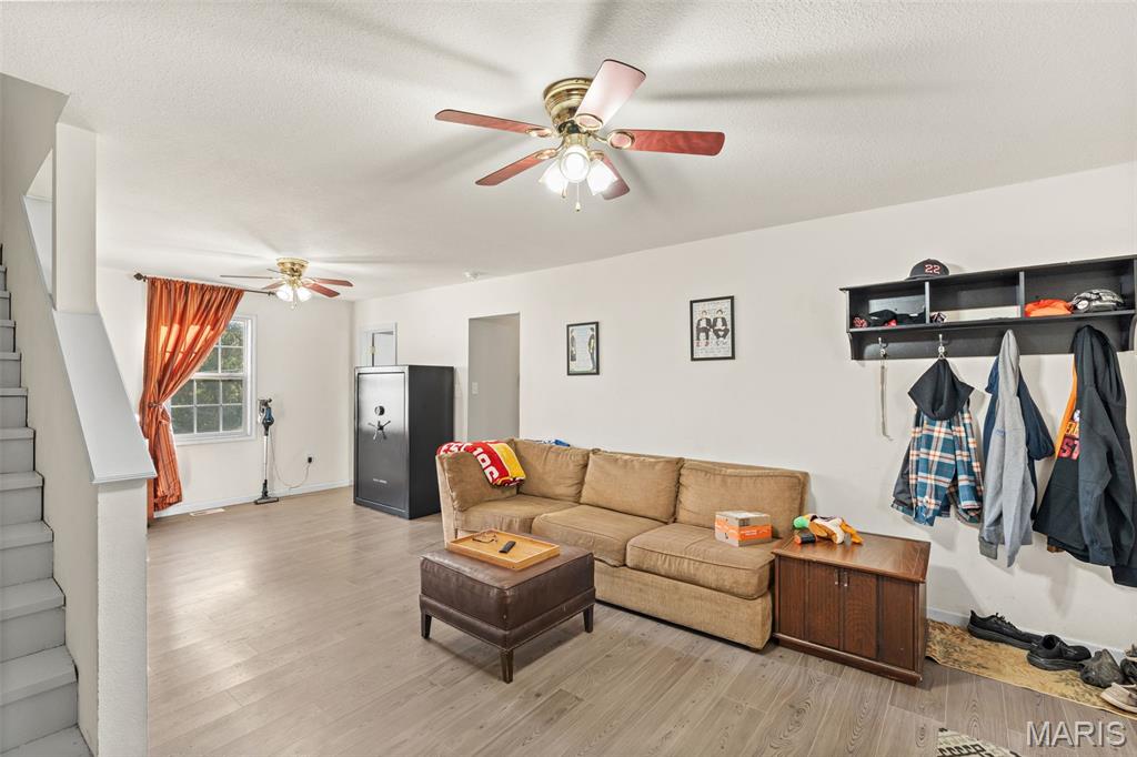 1122 Old County Farm Road