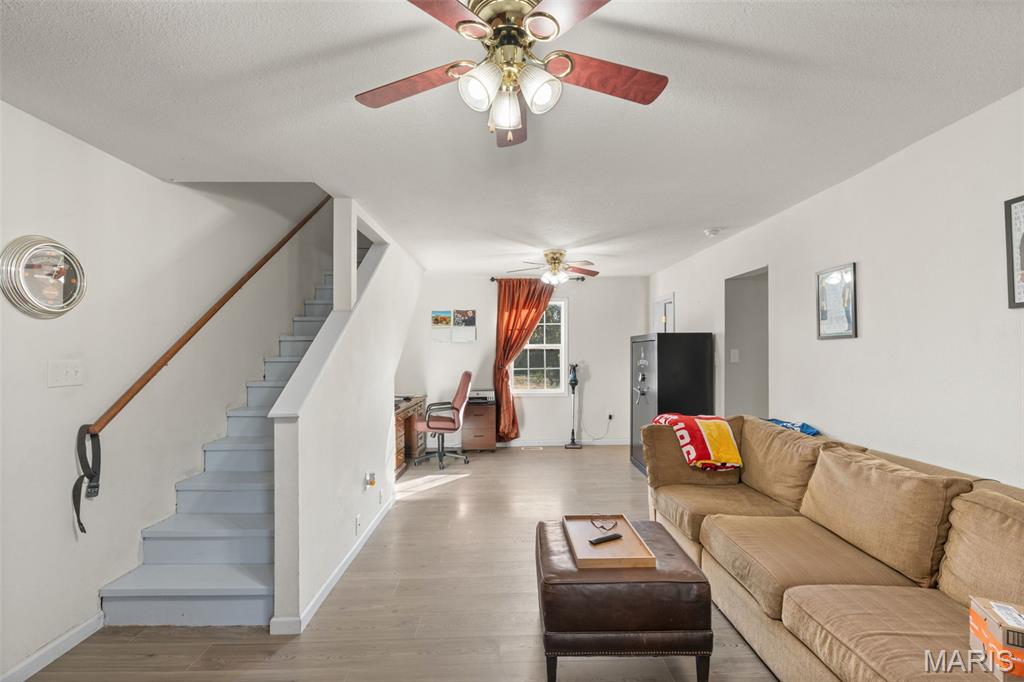 1122 Old County Farm Road